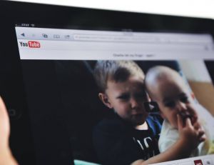 Youtube et Google collectent-ils les données de vos enfants ? / iStock.com - EricVega
