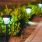 Design, type de batterie, ambiance... Choisir et installer sa lampe solaire de jardin / iStock.com - Ryhor Bruyeu